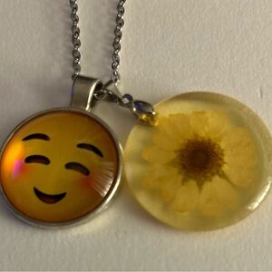 Necklace vintage Sunshine Yellow blushing smile face & a Dried Daisy Flower